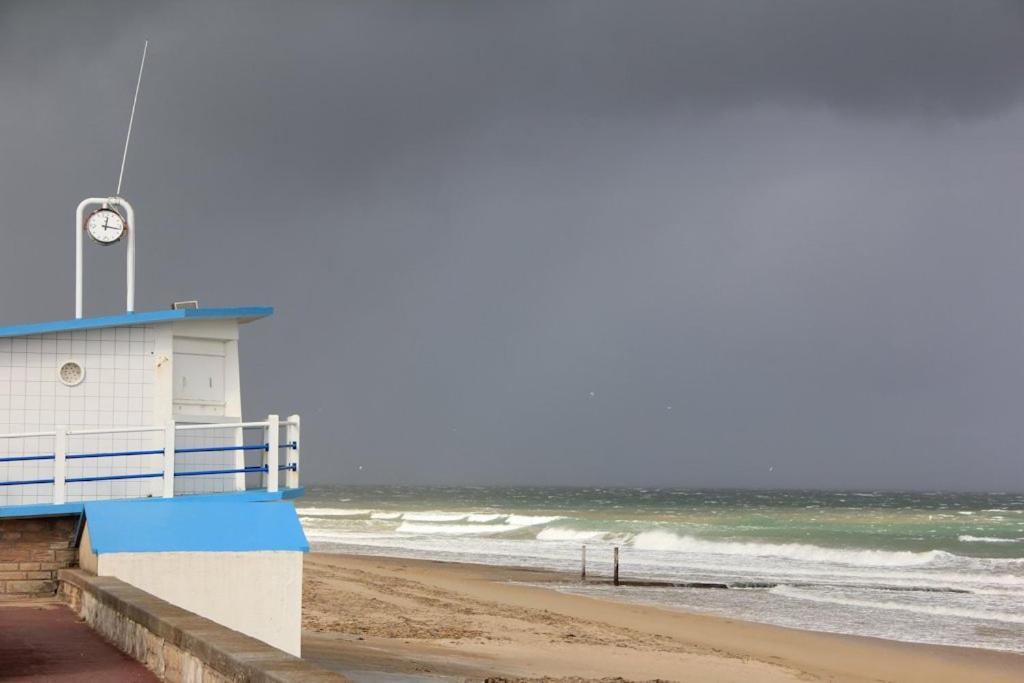 Charmante Maisonnette Avec Terrasse A 100M De La Plage Langrune-sur-Mer Kültér fotó